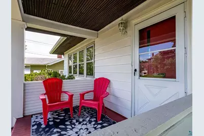821 N 19th Ave E, Duluth, MN 55812 - Photo 2