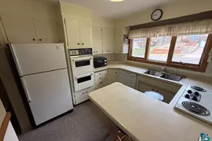 104 St Paul Ave, Duluth, MN 55803 - Photo 12