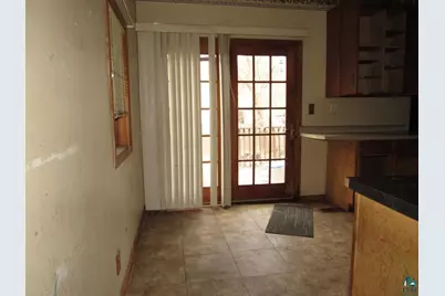 2629 W 2nd St, Duluth, MN 55806 - Photo 6