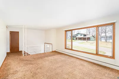 330 E Faribault St, Duluth, MN 55803 - Photo 8