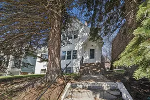 1407 E 3rd St, Duluth, MN 55804 - Photo 2