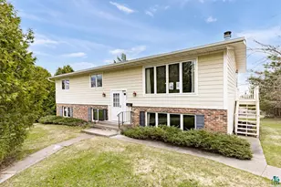 5002 Peabody St, Duluth, MN 55803 - Photo 1