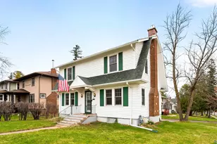 202 N 40th Ave E, Duluth, MN 55804 - Photo 1