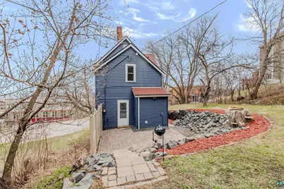 617 W 2nd St, Duluth, MN 55806 - Photo 34