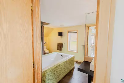 617 W 2nd St, Duluth, MN 55806 - Photo 26