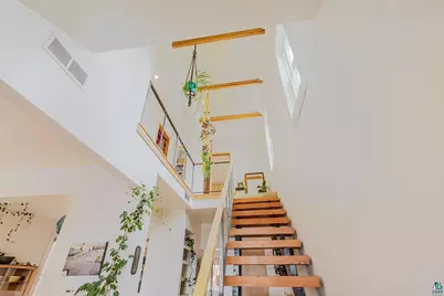 617 W 2nd St, Duluth, MN 55806 - Photo 20