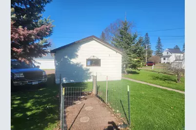 218 E 11th Ave, Ashland, WI 54806 - Photo 8