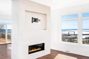 703 W 4th St, Duluth, MN 55806 - Photo 8