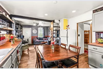 424 E 13th St, Duluth, MN 55811 - Photo 6