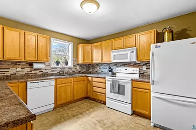 316 N 52nd Ave W, Duluth, MN 55807 - Photo 10