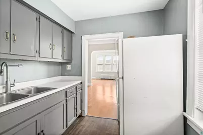 1127 E 3rd St, Duluth, MN 55805 - Photo 4