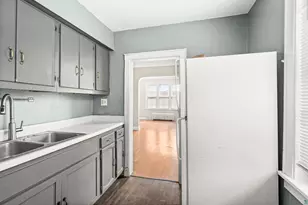 1127 E 3rd St, Duluth, MN 55805 - Photo 4