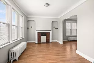 1127 E 3rd St, Duluth, MN 55805 - Photo 2