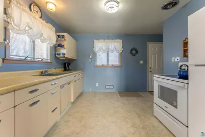 31 Garden Cr, Babbitt, MN 55706 - Photo 2
