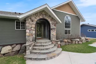 1524 Boulevard Pl, Duluth, MN 55811 - Photo 6