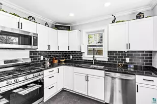 2820 E 2nd St, Duluth, MN 55812 - Photo 20