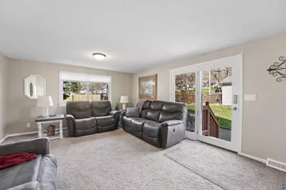 4219 W 8th St, Duluth, MN 55807 - Photo 10