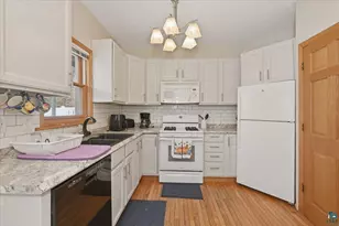 1727 E Superior St, Duluth, MN 55804 - Photo 14