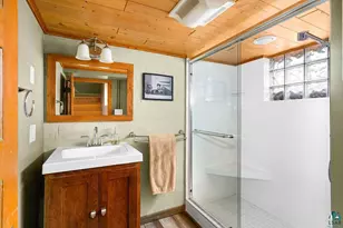 2312 E 8th St, Duluth, MN 55812 - Photo 16