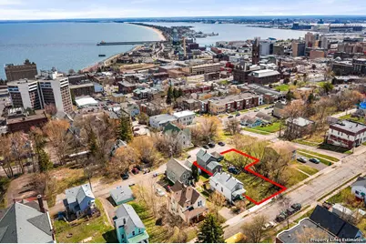 212 1/2 E 5th St, Duluth, MN 55805 - Photo 2