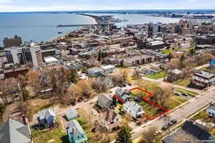212 1/2 E 5th St, Duluth, MN 55805 - Photo 2