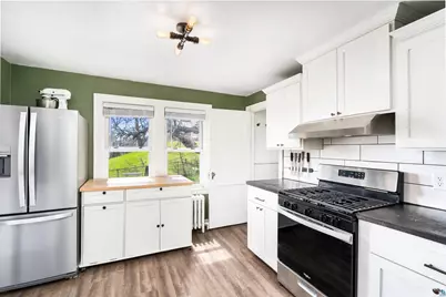 212 1/2 E 5th St, Duluth, MN 55805 - Photo 14