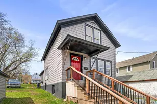 212 1/2 E 5th St, Duluth, MN 55805 - Photo 1