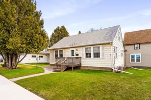 202 8th St, Two Harbors, MN 55616 - Photo 2
