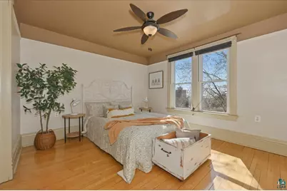 2117 W 4th St, Duluth, MN 55806 - Photo 12