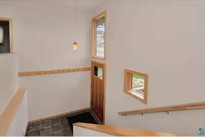 1001 W 6th St, Duluth, MN 55806 - Photo 8