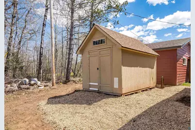 3325 Strand Rd, Duluth, MN 55804 - Photo 10