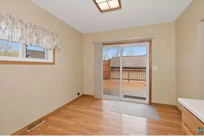 216 N 38th Ave W, Duluth, MN 55807 - Photo 10