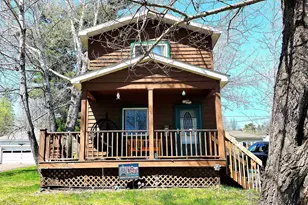 4807 Pitt St, Duluth, MN 55804 - Photo 1
