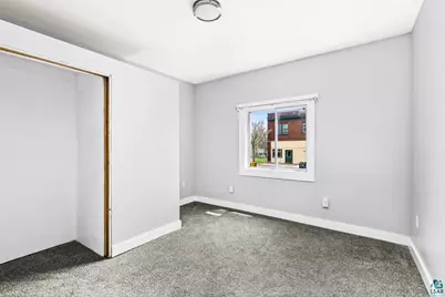2815 W 3rd St, Duluth, MN 55806 - Photo 10