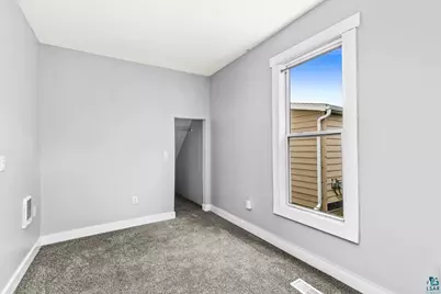 2815 W 3rd St, Duluth, MN 55806 - Photo 12