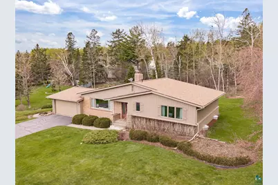 529 Valley Dr, Duluth, MN 55804 - Photo 1