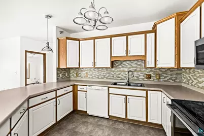 4042 Haines Rd #205, Duluth, MN 55811 - Photo 6