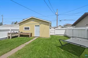 819 N 22nd St, Superior, WI 54880 - Photo 24