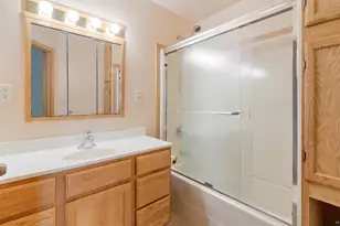5201 Ivanhoe St, Duluth, MN 55804 - Photo 16