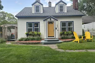 208 Chestnut St, Cloquet, MN 55720 - Photo 1