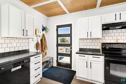 30 E 11th St, Duluth, MN 55805 - Photo 10
