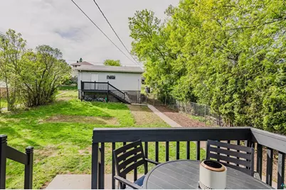 721 E 6th St, Duluth, MN 55805 - Photo 8