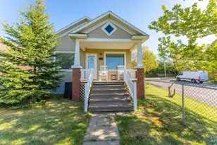 304 E James St, Ely, MN 55731 - Photo 2