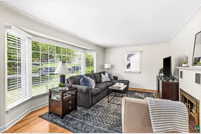 5530 W 8th St, Duluth, MN 55807 - Photo 8