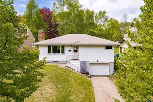 2627 W 15th St, Duluth, MN 55806 - Photo 1