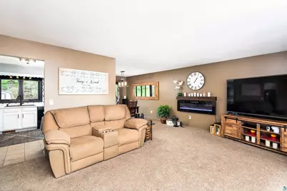 2401 W 23rd St, Duluth, MN 55811 - Photo 8