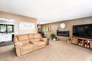 2401 W 23rd St, Duluth, MN 55811 - Photo 8