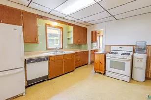 438 9th St, Cloquet, MN 55720 - Photo 12