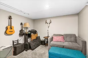 303 W Owatonna St, Duluth, MN 55803 - Photo 26