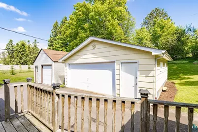 303 W Owatonna St, Duluth, MN 55803 - Photo 34